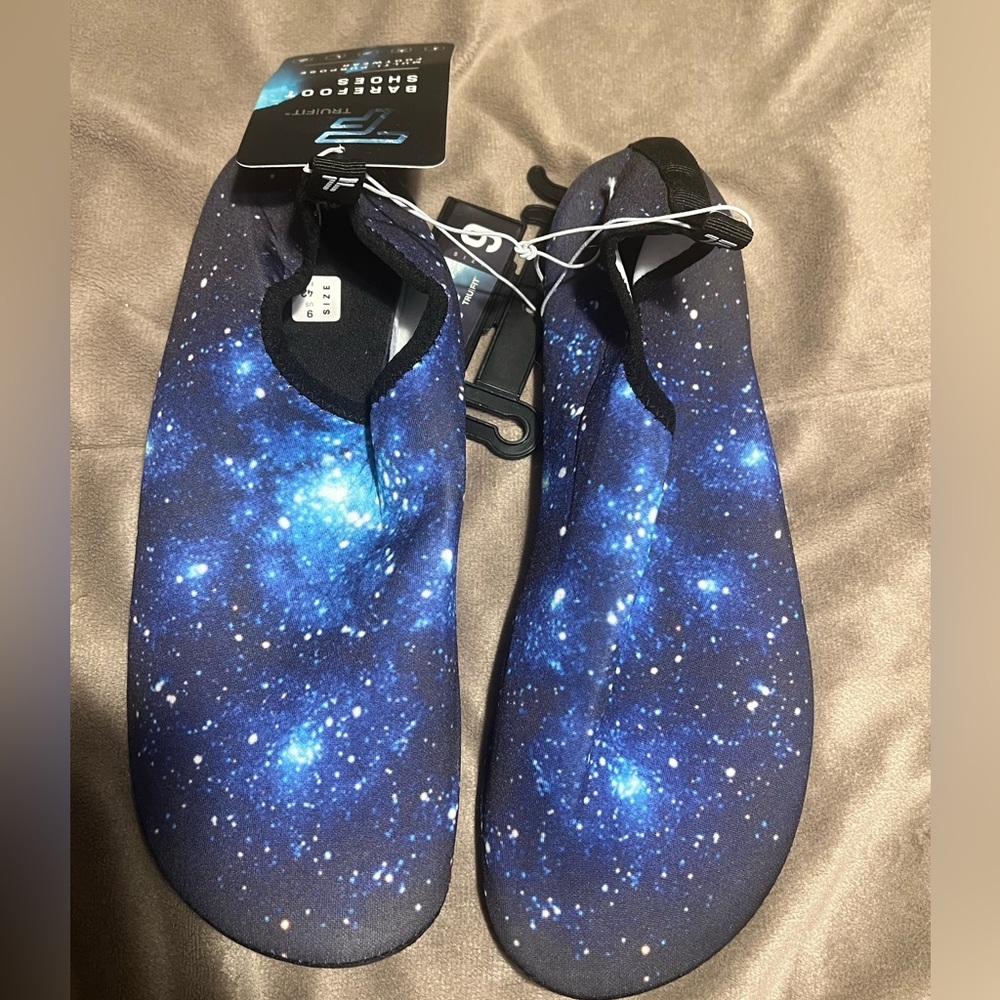TruFit Galaxy Print Barefoot Shoes Size 9